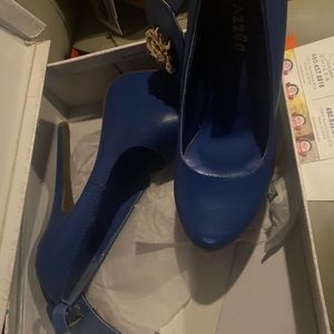 Blue platform heels